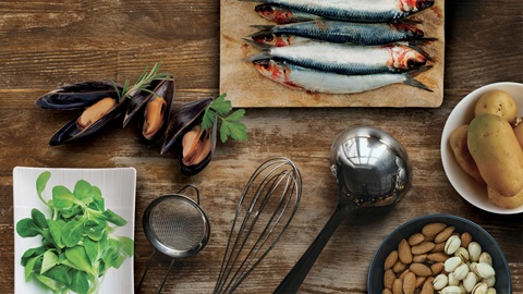 Toma medidas para evitar que las sustancias tóxicas de algunos alimentos te hagan daño.